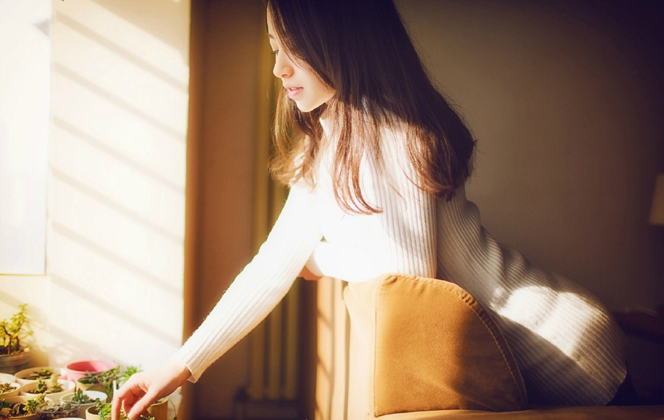 “其实本可以用船只运粮的，若以船队运粮，逆江而上，我军的后勤供应至少在打到江州之前，可保无忧。”马良叹了口气，苦笑道。